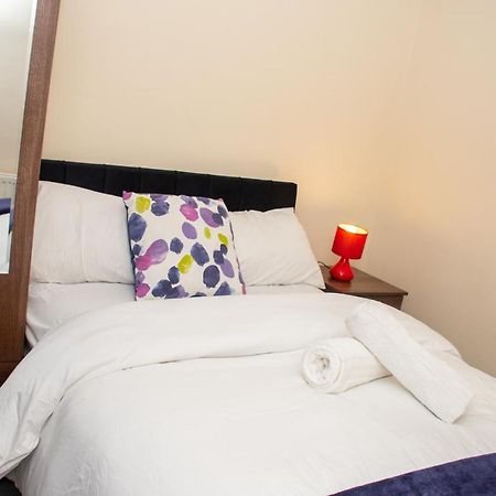 Royale Green View House- Free Parking, Wifi, Perfect For Contractors And Holiday ノーザンプトン エクステリア 写真