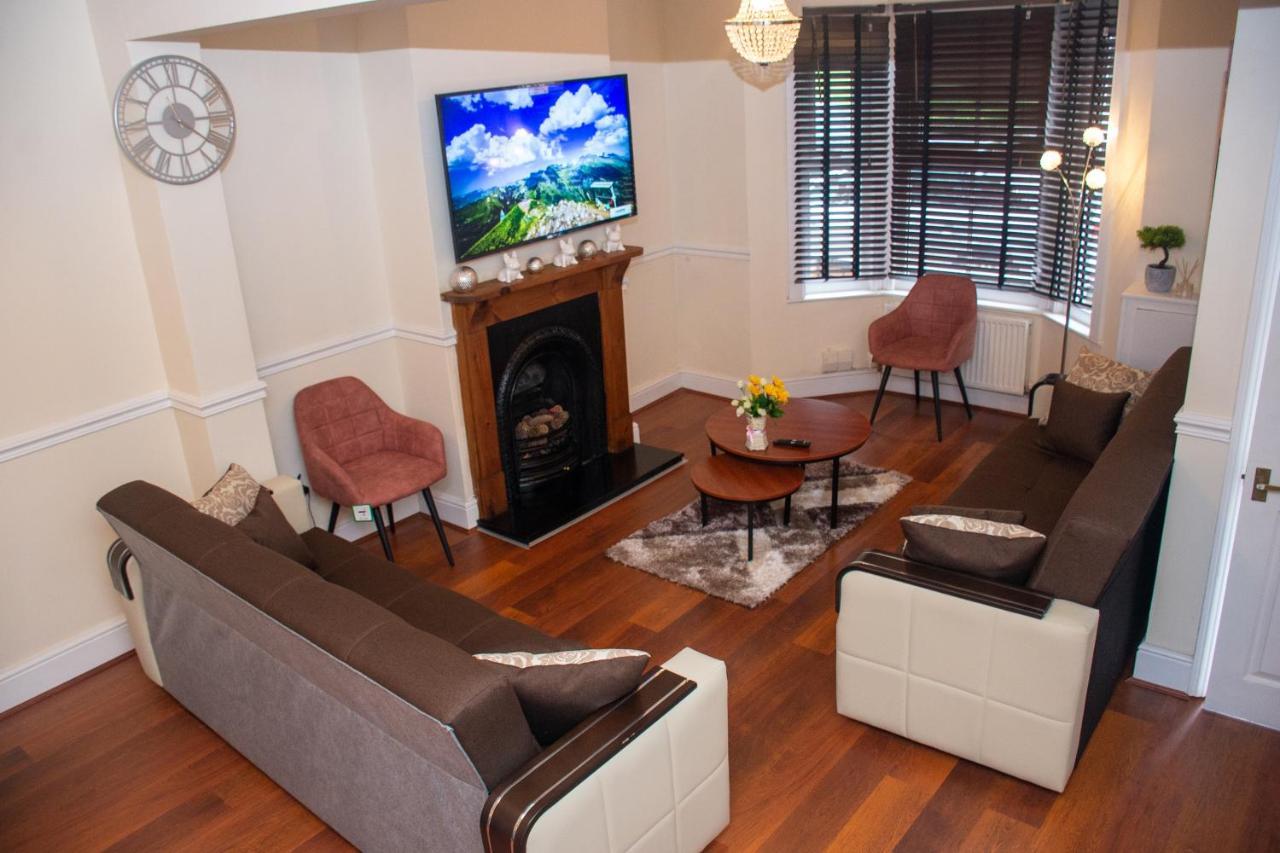 Royale Green View House- Free Parking, Wifi, Perfect For Contractors And Holiday ノーザンプトン エクステリア 写真