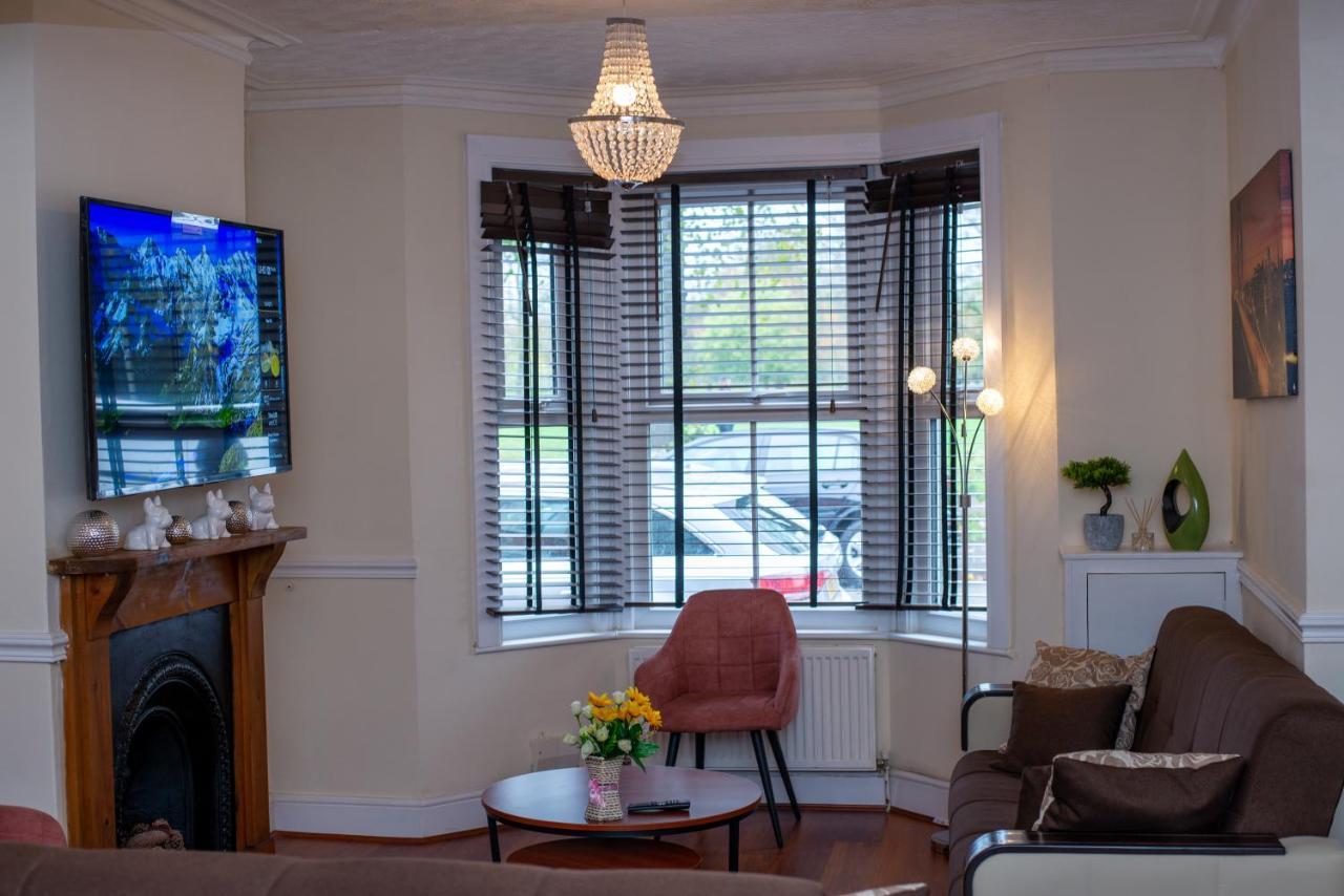 Royale Green View House- Free Parking, Wifi, Perfect For Contractors And Holiday ノーザンプトン エクステリア 写真