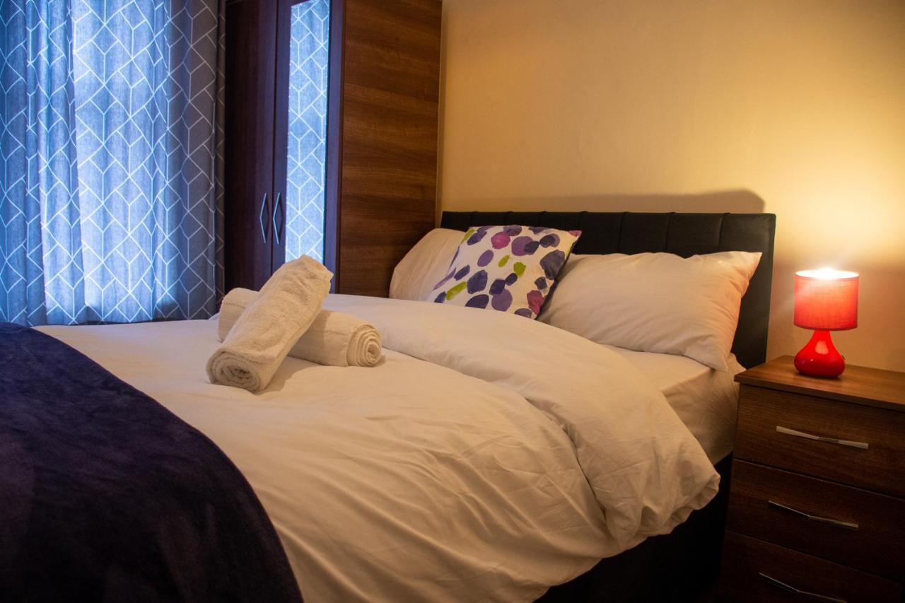 Royale Green View House- Free Parking, Wifi, Perfect For Contractors And Holiday ノーザンプトン エクステリア 写真