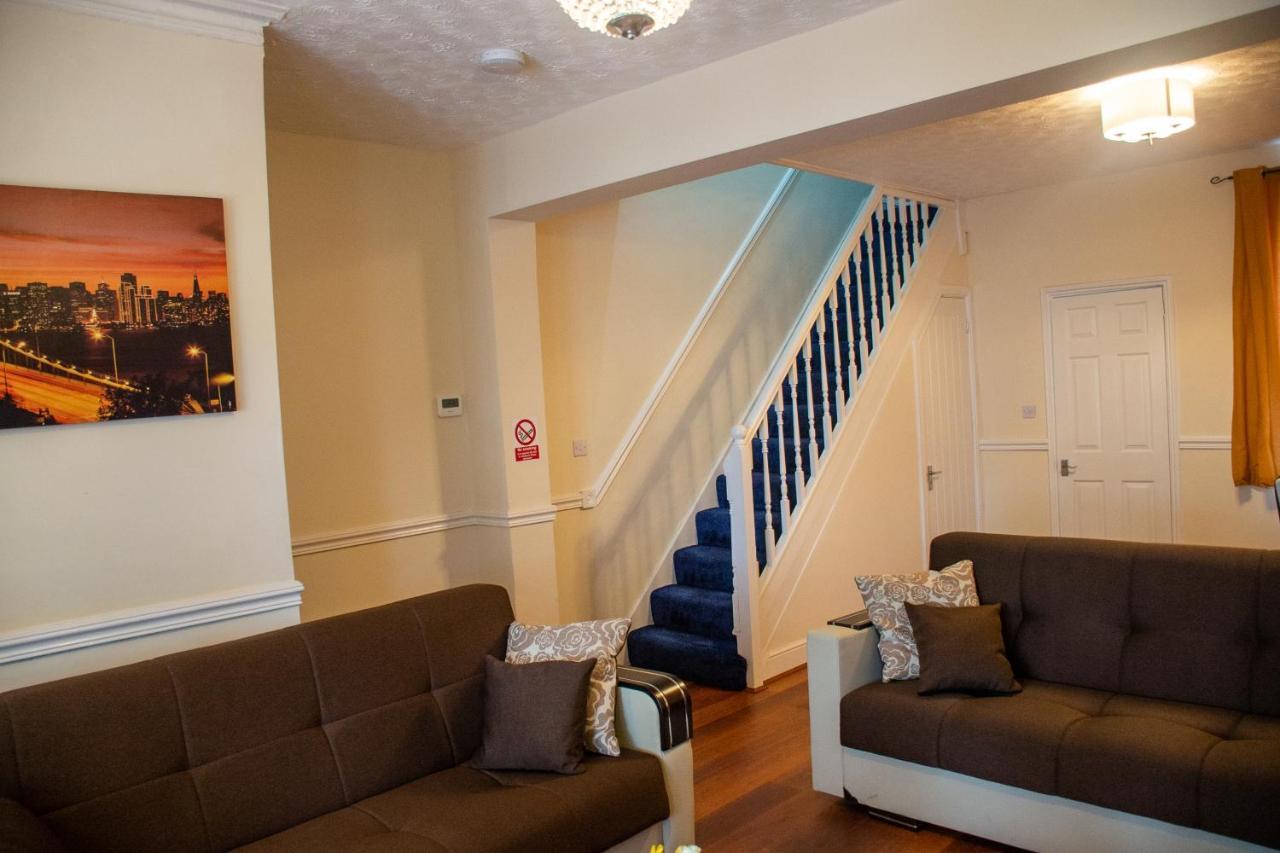 Royale Green View House- Free Parking, Wifi, Perfect For Contractors And Holiday ノーザンプトン エクステリア 写真